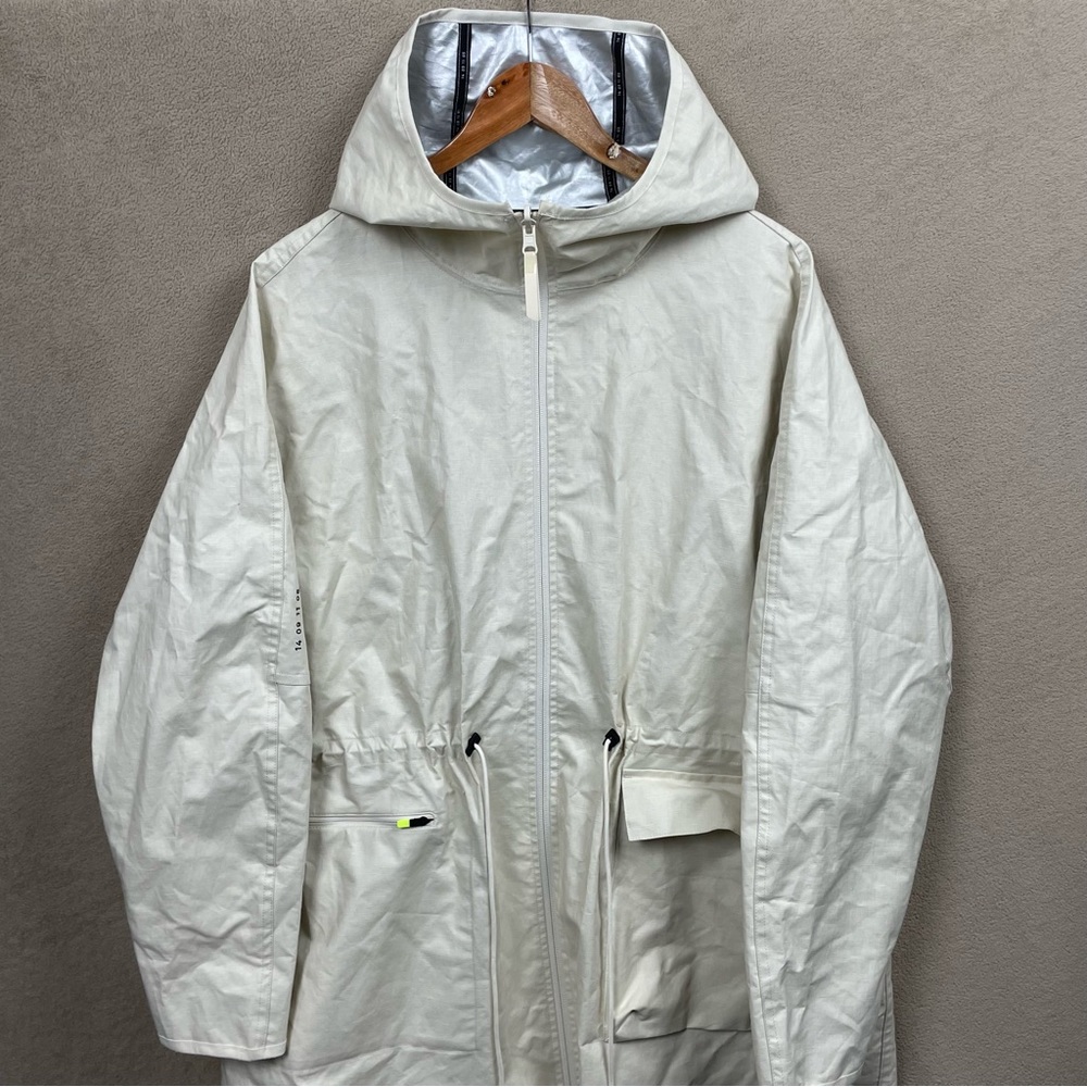 Nike Tech Pack Reversible Rain Jacket AR2843 Bone Colorway - Size XL